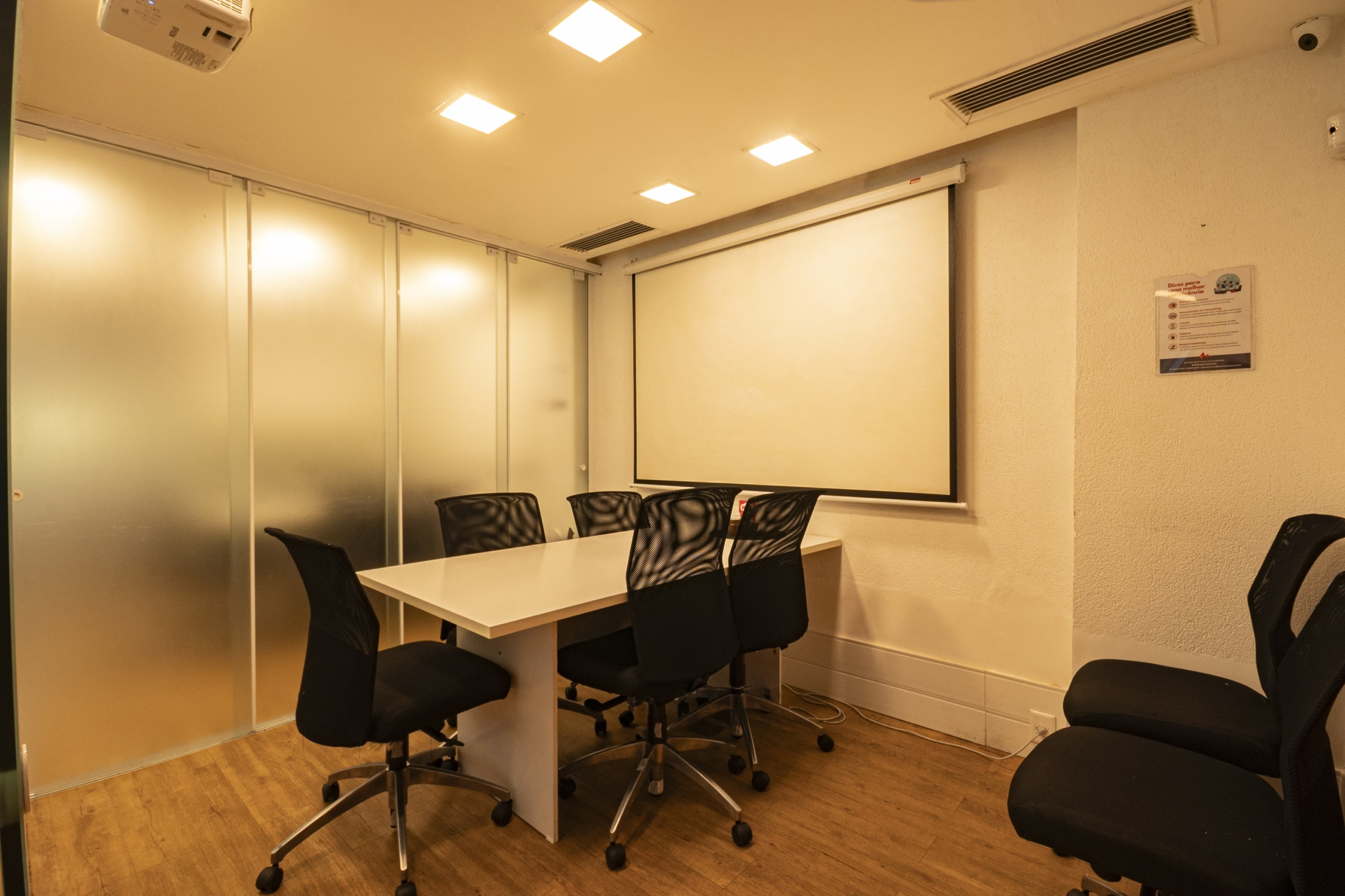 10 sala de reuniao 02 min scaled